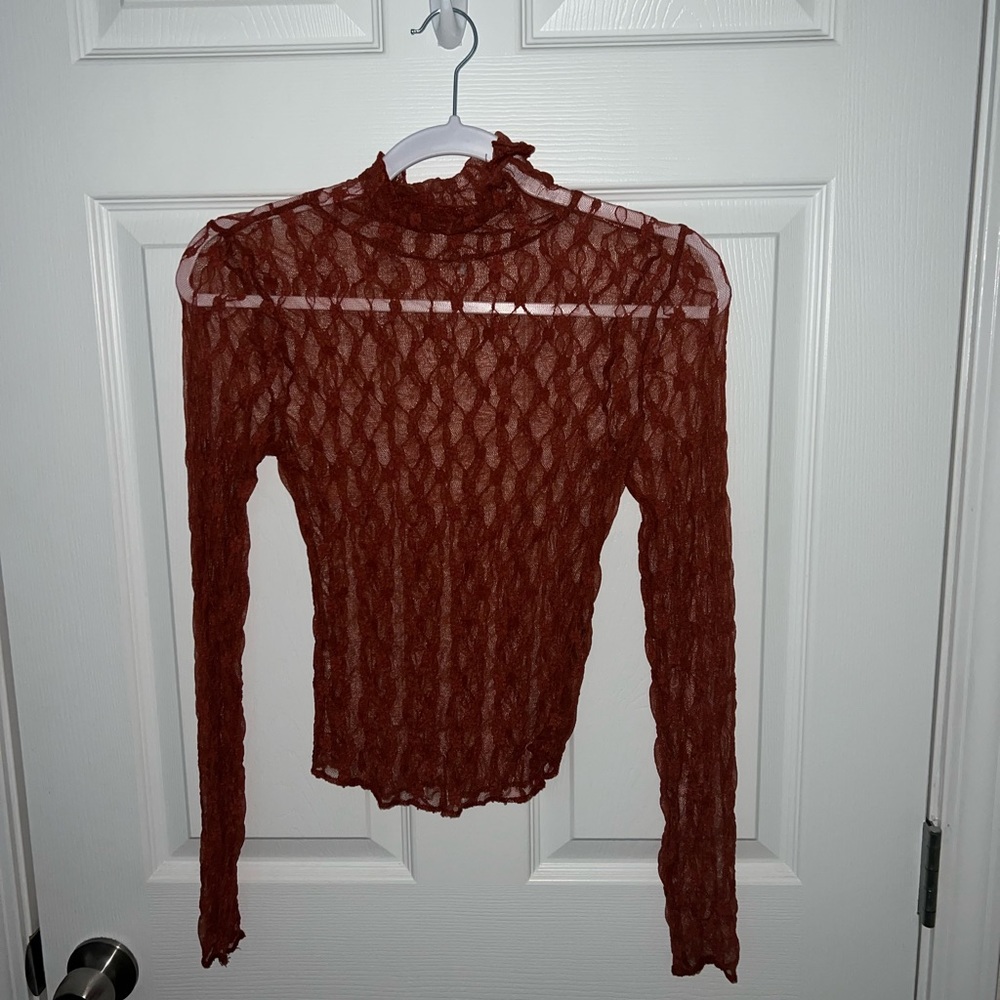 UO LACE TURTLENECK SHEER TOP